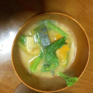 南瓜、小松菜、揚げの味噌汁